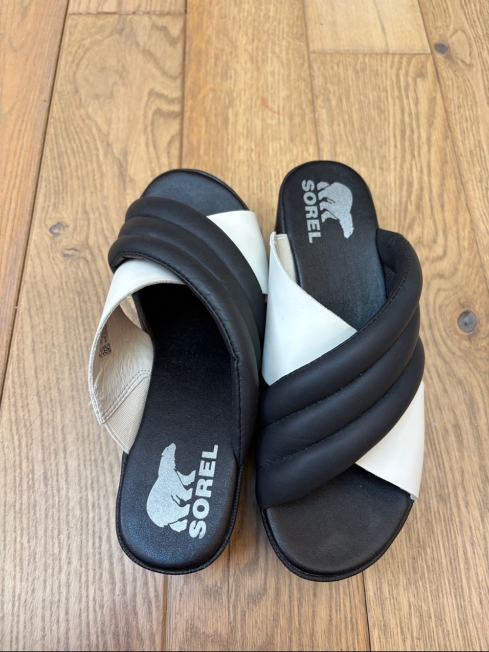 Sorel Black and White Padded Platform Slide Mules worn once - Picture 4 of 6